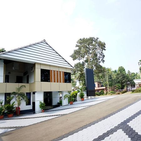Oyo 6526 Ap Residency City สุลต่านบาเทรี ภายนอก รูปภาพ