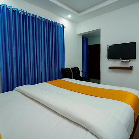 Oyo 6526 Ap Residency City สุลต่านบาเทรี ภายนอก รูปภาพ