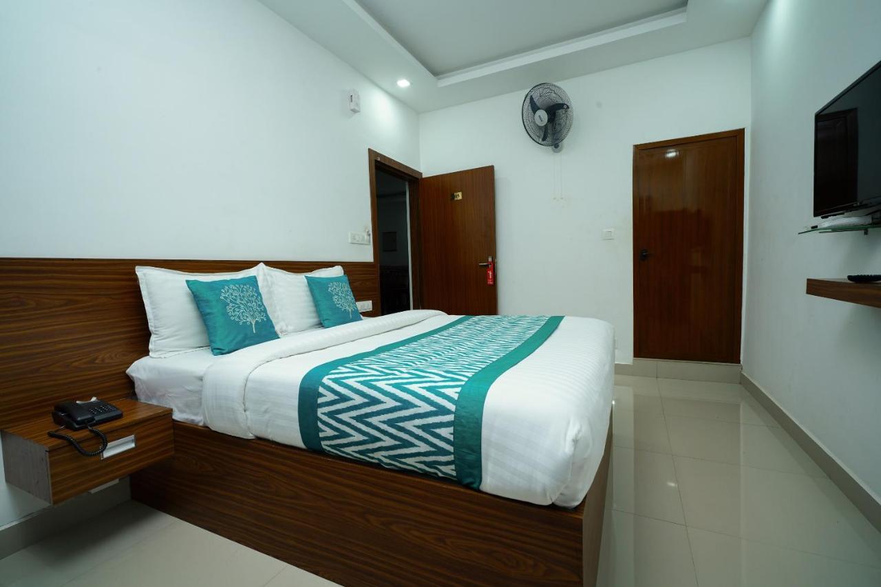 Oyo 6526 Ap Residency City สุลต่านบาเทรี ภายนอก รูปภาพ