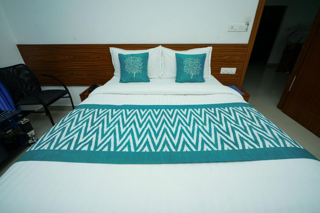 Oyo 6526 Ap Residency City สุลต่านบาเทรี ภายนอก รูปภาพ