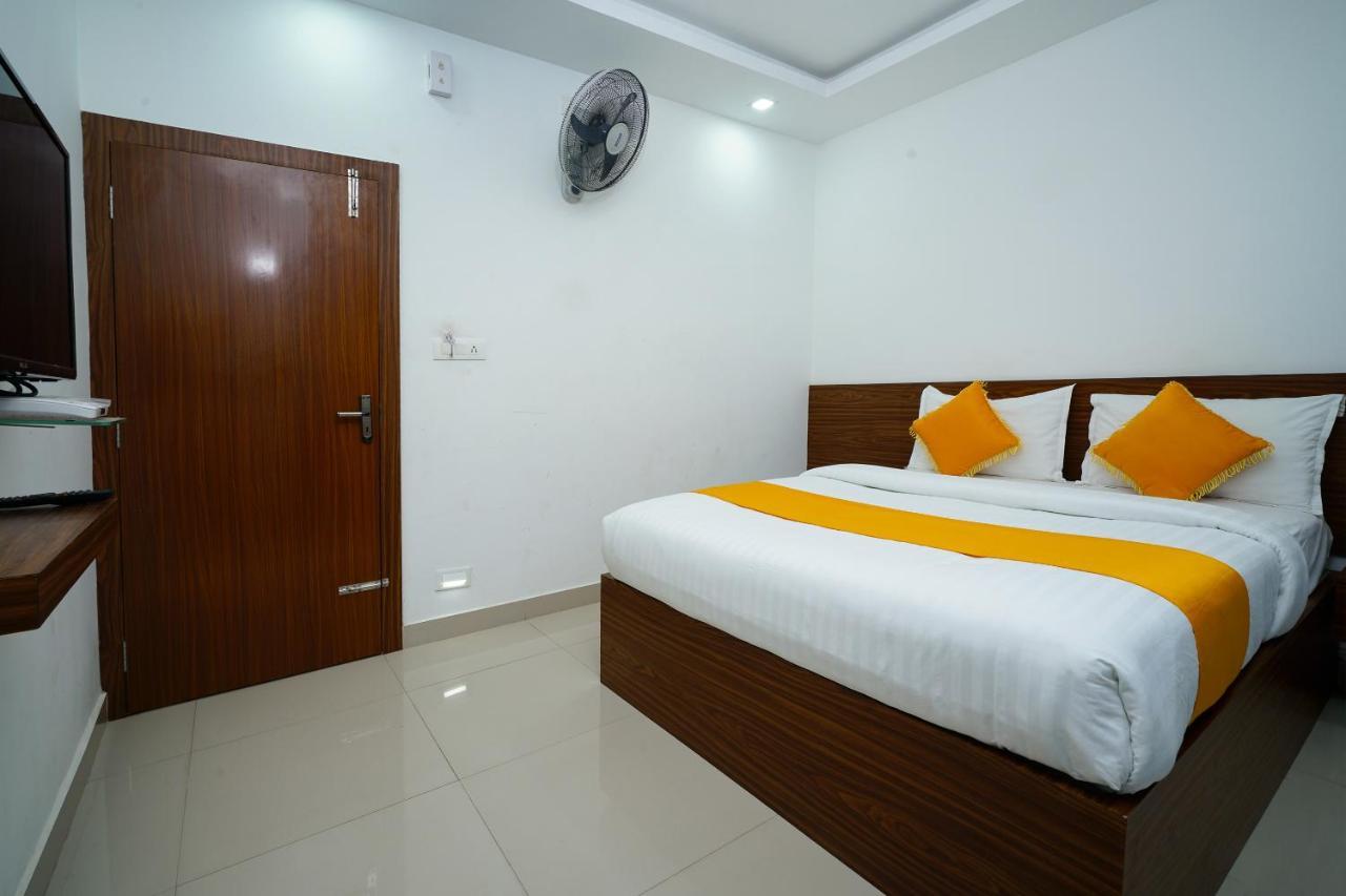 Oyo 6526 Ap Residency City สุลต่านบาเทรี ภายนอก รูปภาพ